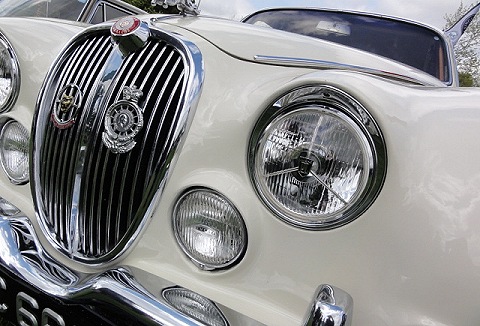 Link to the Basingstoke Classic Car Club website