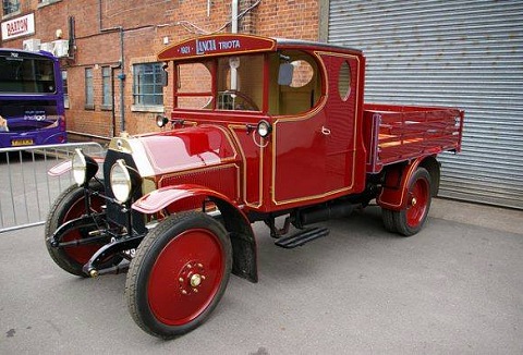 Link to the Ulster Vintage Commercial Vehicle Club website