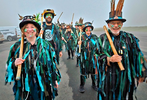 Link to the Lodestone Border Morris website