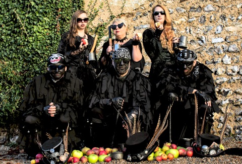 Link to the Wolf's Head and Vixen website