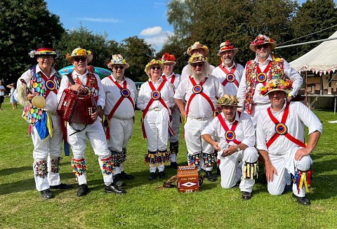 Link to the The Gloucestershire Morris Men website