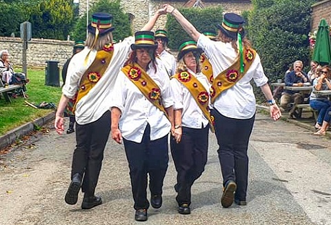 Link to the Seven Sisters Molly Dancers website