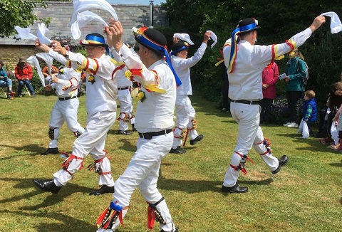 Link to the Traditional Bampton Morris Dancers website