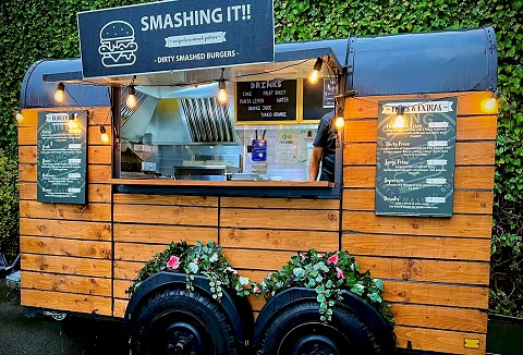 Link to the Smashing It Burgers website