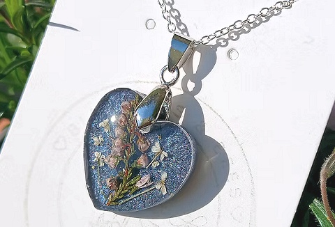 Link to the Bluebells & Bees website