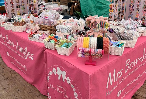 Link to the Mrs Bow-Jangles website Link to the Mrs Bow-Jangles website