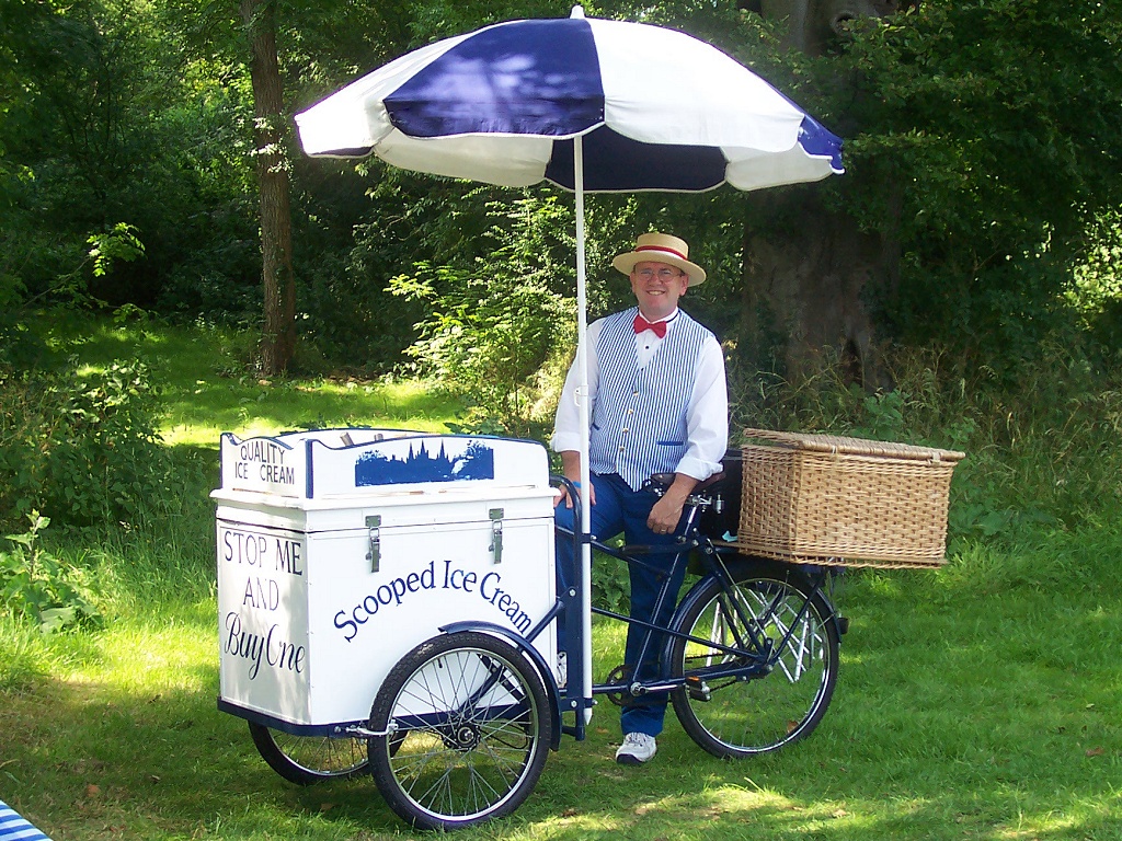 Cotswold Hills Ice Cream - All Events Covered with Traditional Ice Cream Tricycles